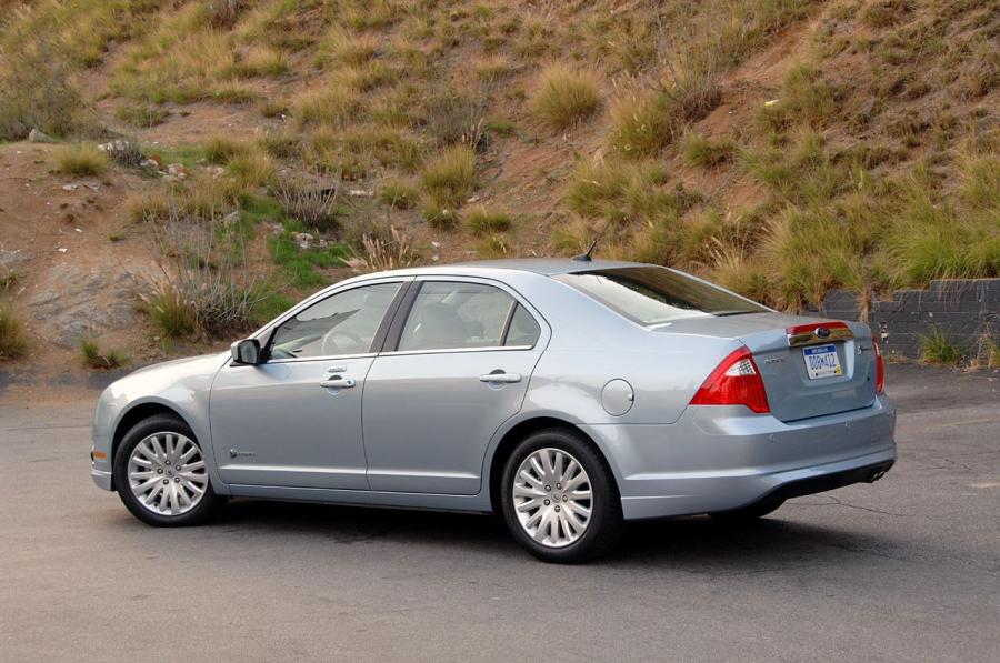  Ford Fusion Hybrid 2010 года  (US) (фото 88 из 111)